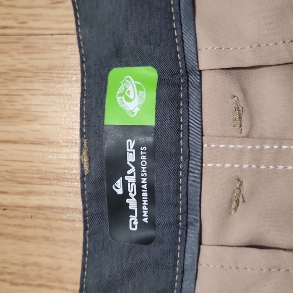 Quiksilver Boys Amphibian Hybrid Water Friendly Short size 28 (14) - Picture 2 of 9